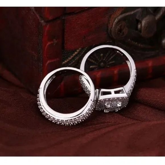 Beautiful Ladies 2PC Halo 2.5ctw Wedding Set - Picture 2 of 4